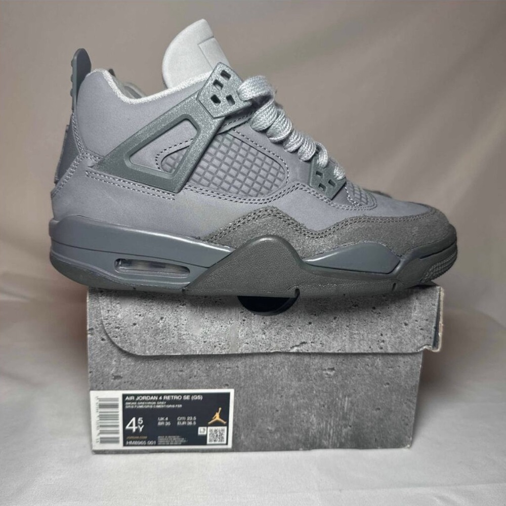 Jordan Retro 4 wet cement